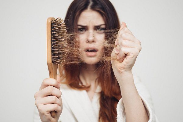 اسباب تساقط الشعر عند المراهقات