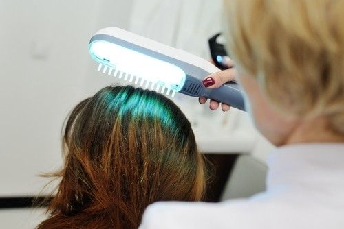 علاج تساقط الشعر في دبي افضل دكتور لعلاج تساقط الشعر تجميلي