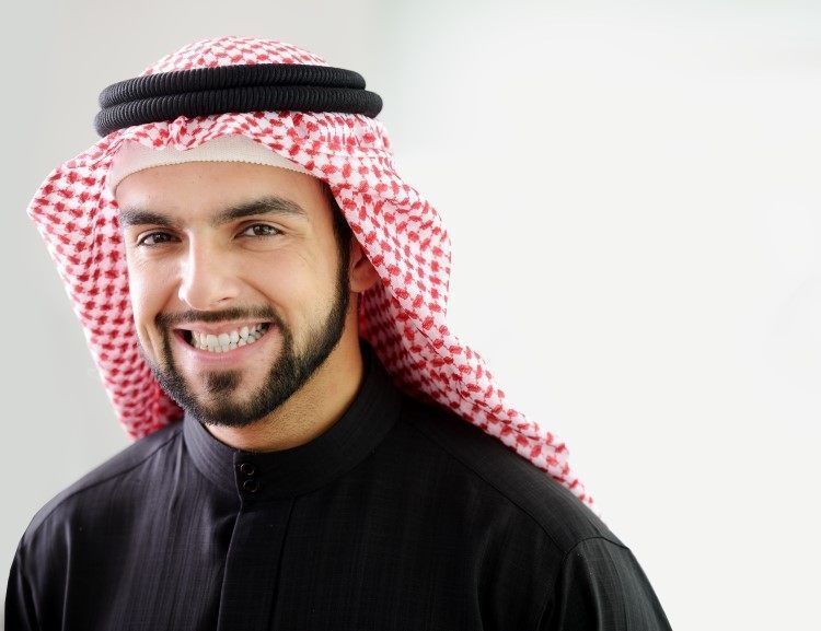 كم سعر ابتسامة هوليود في الكويت