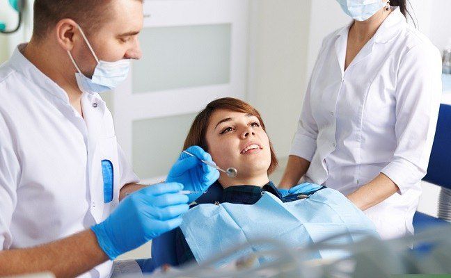 كيف يتم تركيب تقويم الأسنان ؟