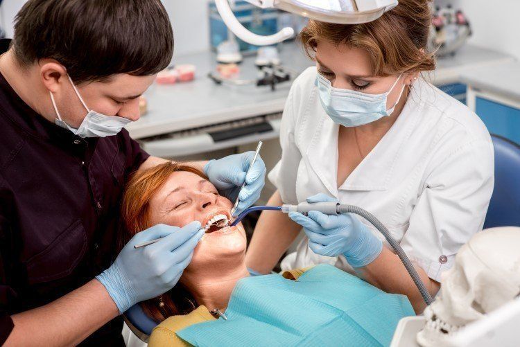 أفضل العيادات والمراكز تركيبات الزيركون للأسنان