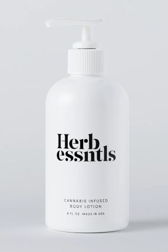 Body lotion من Herb Essentials