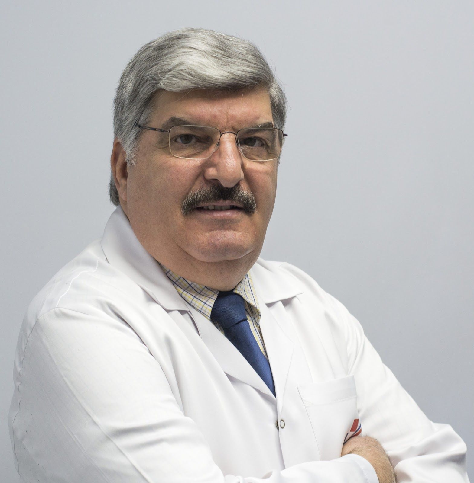 الدكتور فؤاد الأحدب