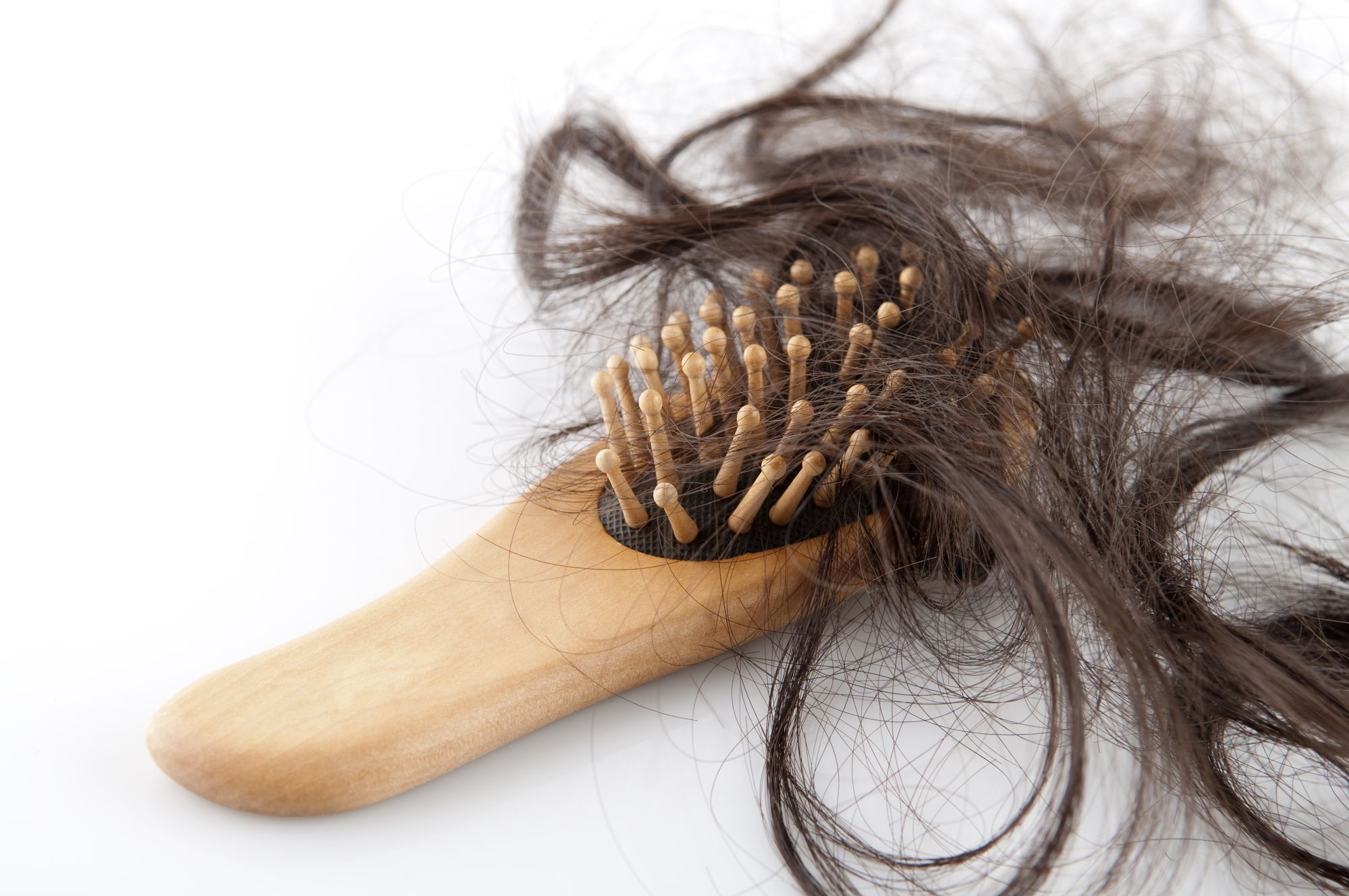 يساعد زيت الروزماري في علاج تساقط الشعر