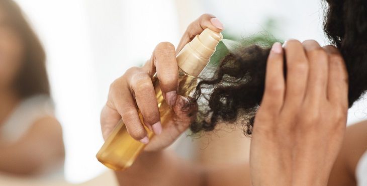  تجنب منتجات تصفيف الشعر لعلاج التهاب روة الرأس