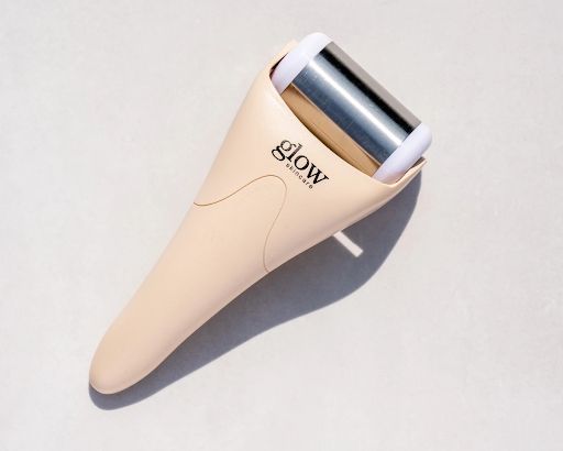 الأسطوانة الدوارة الباردة من جلو سكين كير Glow Skincare™ Cold Roller