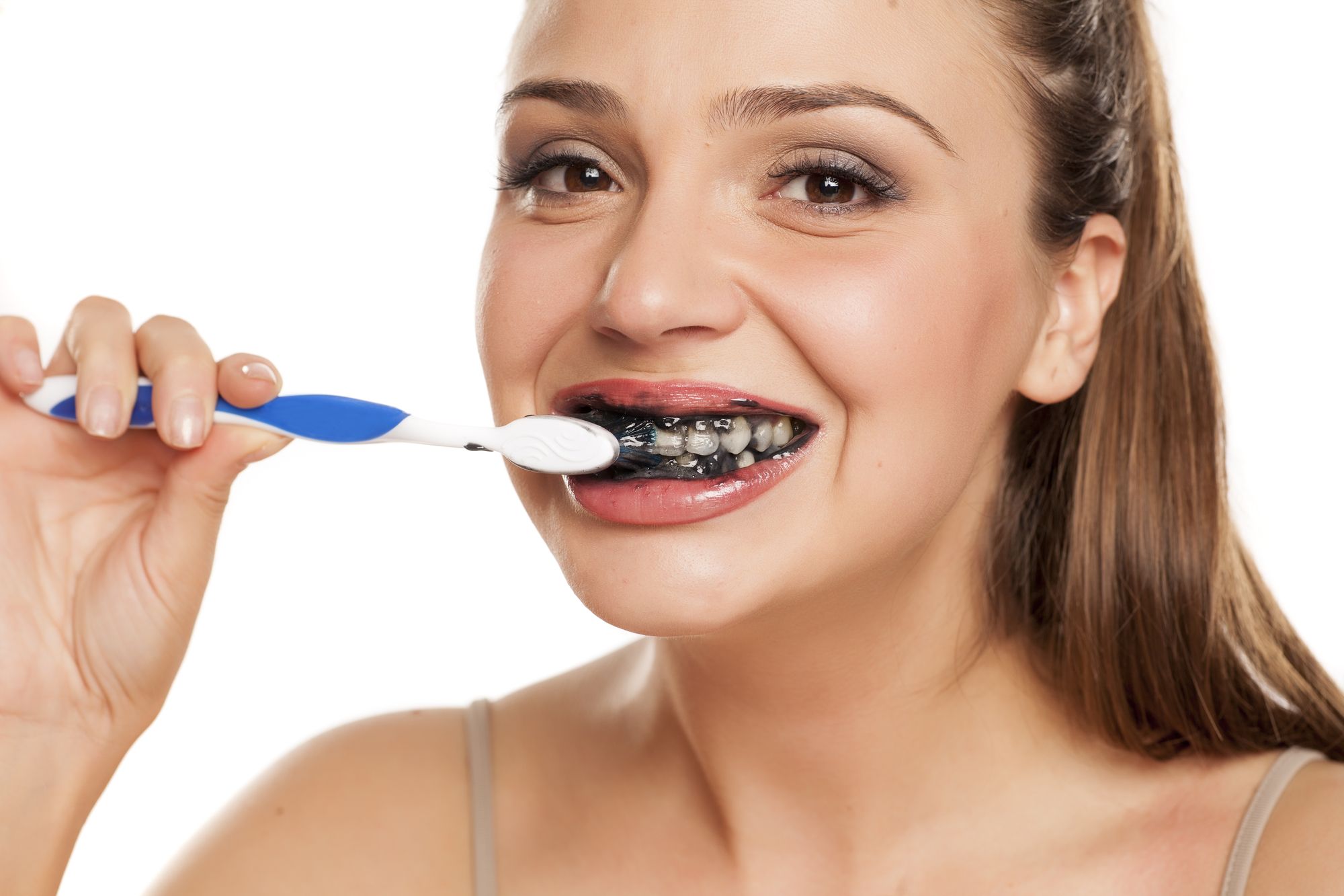 فوائد النيلة المغربية للأسنان